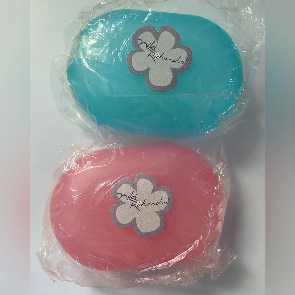 Niki Richards 90s Travel SOAP HOLDER container LOT plastic pink blue container